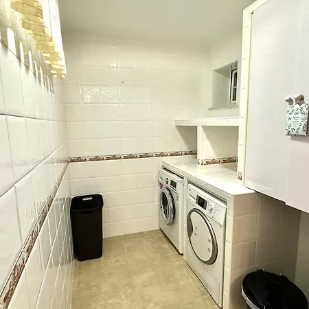 8 Familiar Con Piscina Holiday home