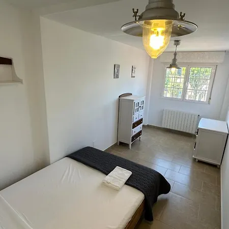 Holiday home 8 Familiar Con Piscina *