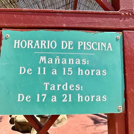 8 Familiar Con Piscina Holiday home *