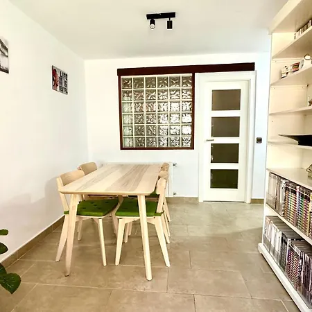 8 Familiar Con Piscina Holiday home
