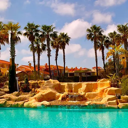 8 Familiar Con Piscina Holiday home