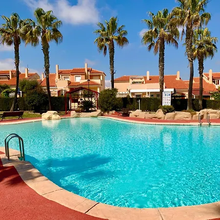 Holiday home 8 Familiar Con Piscina *