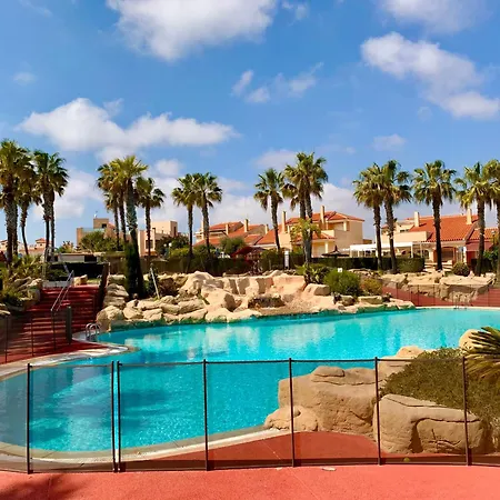 Сasa de vacaciones Familiar Con Piscina